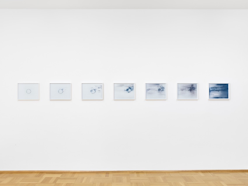 1803 Schwarz Contemporary41734 photo©def_image